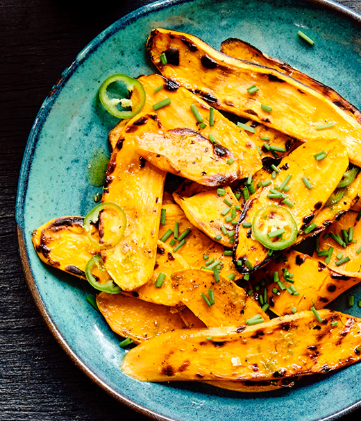 Gegrilde zoete-aardappelsalade 