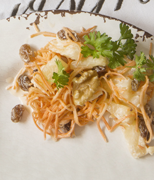 Salade met wortel en ananas